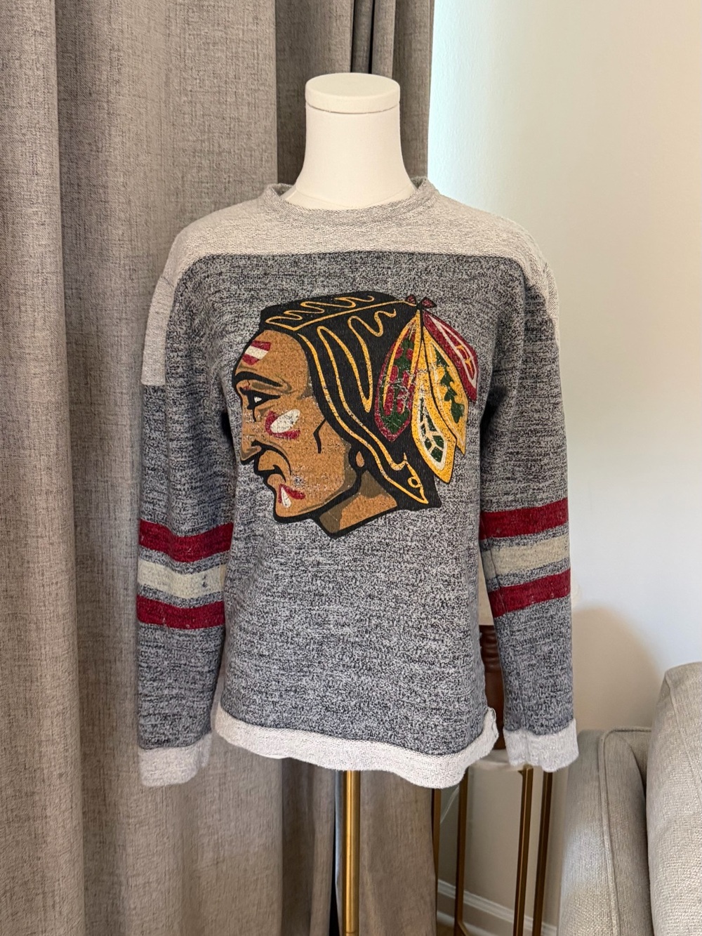 Chicago Blackhawks Gray Crewneck Sweater